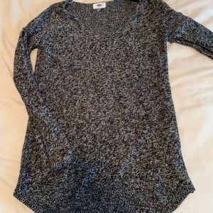 EUC Womens Old Navy Hi/Low Sweater. Black & White Size XS